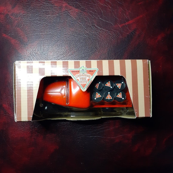 NIB Can Tire 1950's Die Cast Fuel Delivery Collectible Truck $12.50 🇨🇦 ships - Picture 13 of 16